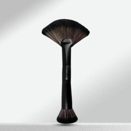 Emani Cosmetics Duo Fan Brush