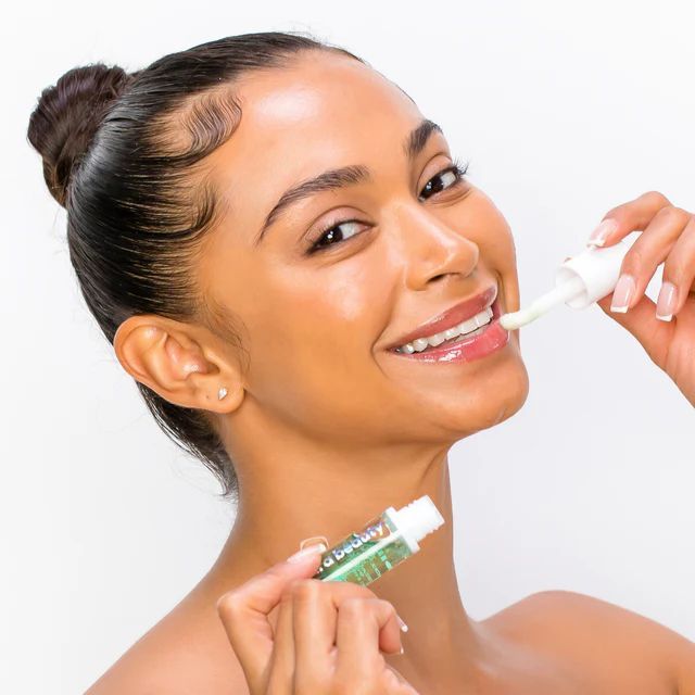 kara-essentials-lip-oil-7