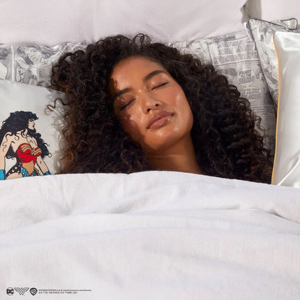 kitsch x Wonder Woman Satin Pillowcase in Comic Print - King