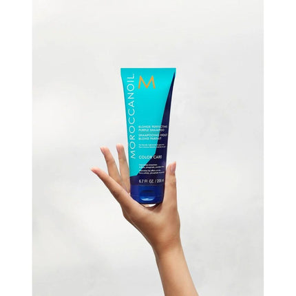 moroccanoil-blonde-perfecting-purple-shampoo-4