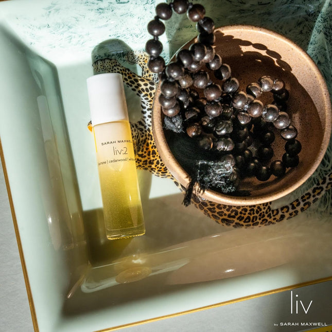 Sarah Maxwell Beauty liv:2 Luxury Perfumed Oil