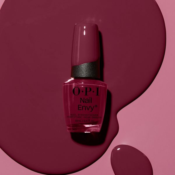 FALL 2024's Biggest Color Trend: BURGUNDY